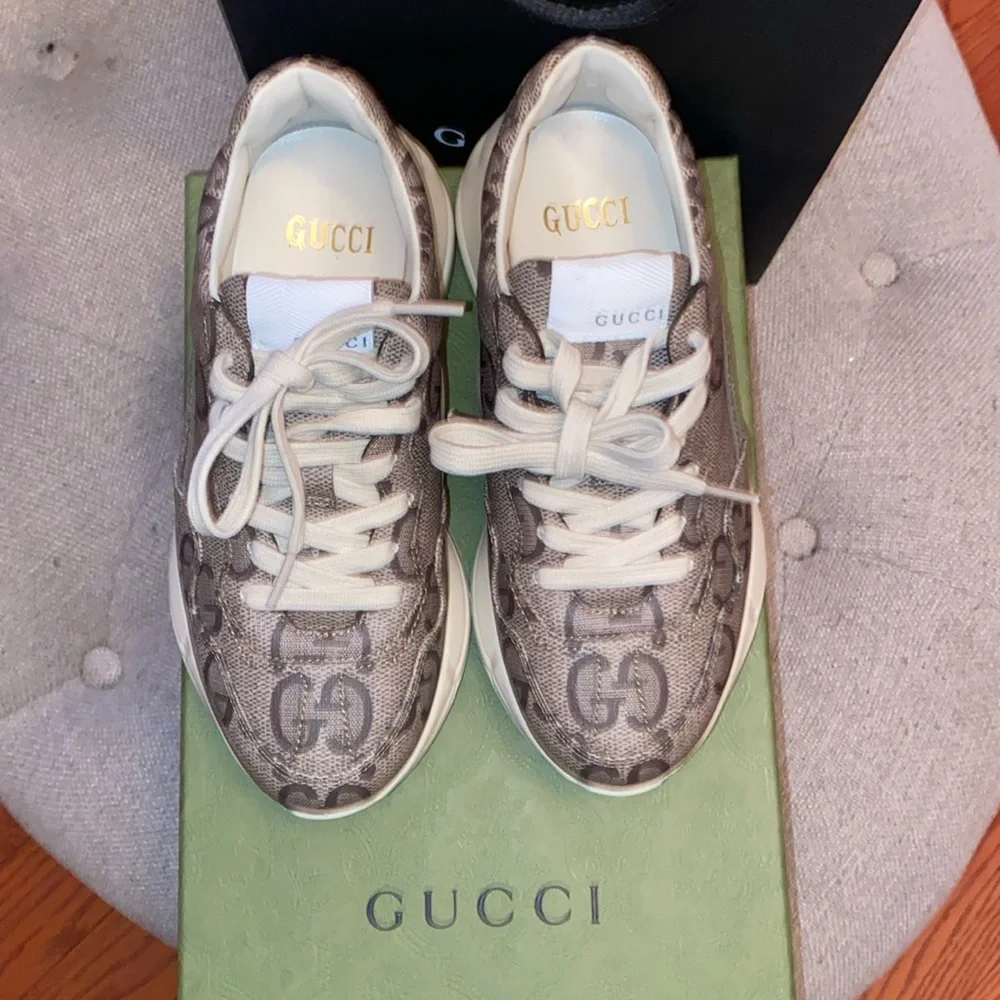 Gucci Macro Supreme Beige Ebony low top Sneakers - Picture 14 of 17